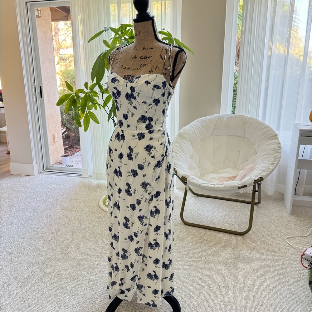Reformation Kourtney Dress, Blueberry print, size 6 - Picture 4 of 9